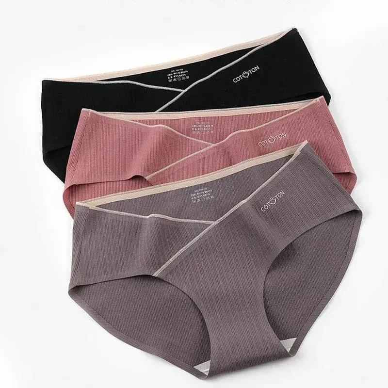 Image of Low Waist Maternity Panties - cotton comfort underwear during your pregnancy journey. Shop now at OleOle.