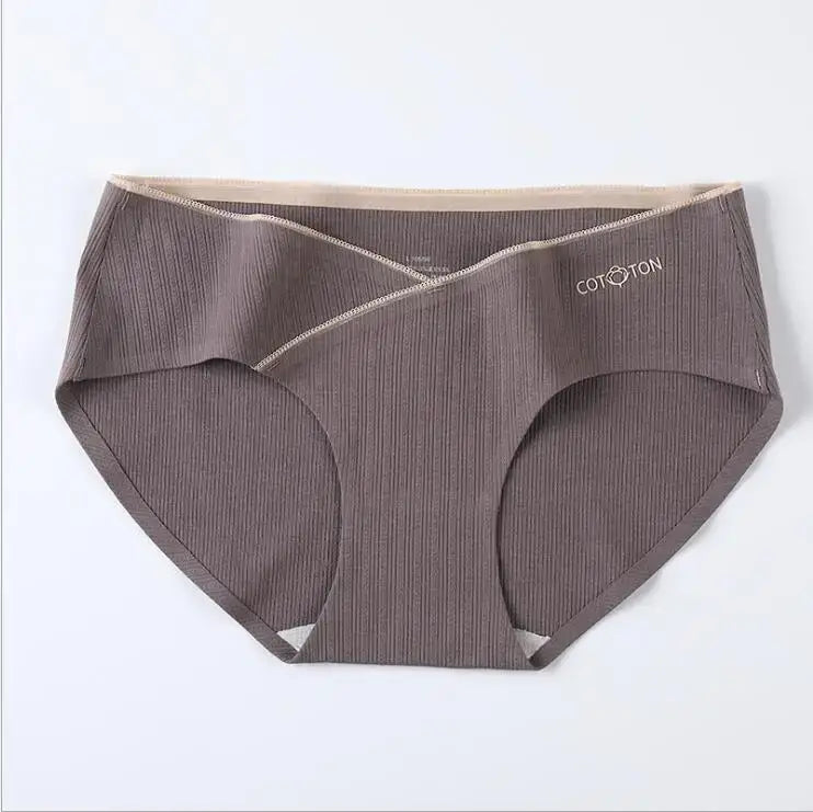 Image of Low Waist Maternity Panties - cotton comfort underwear during your pregnancy journey. Shop now at OleOle.