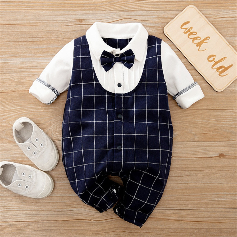 Image of Winter charm for newborn - Boys' romper with necktie, 0-18 months. Gentleman style in cosy fashion. Shop now at OleOle.