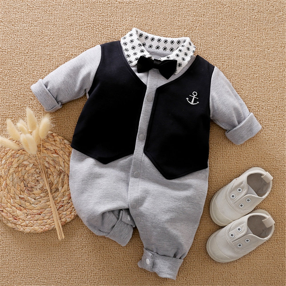 Image of Winter charm for newborn - Boys' romper with necktie, 0-18 months. Gentleman style in cosy fashion. Shop now at OleOle.