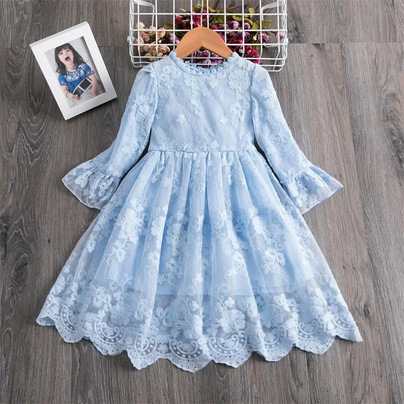 Image of Chic summer dress for girls 3-8yrs – a perfect blend of style and comfort. Elevate her wardrobe with trendy fashion! Shop now at OleOle.