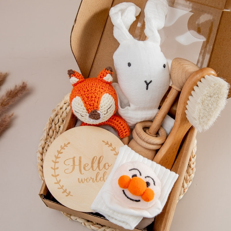 Image of Adorable newborn gift set, perfect for baby showers. Delightful essentials for your little one's arrival. Shop now at OleOle.