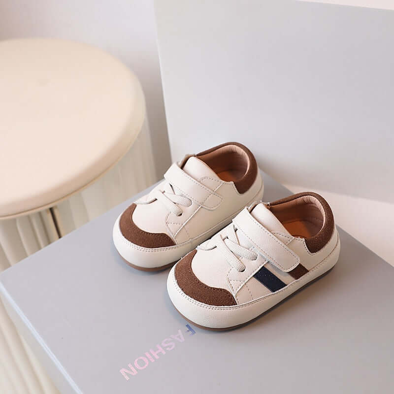 Image of Soft leather baby sneakers, ideal for 6 months to 3 years – stylish and comfy first steps! Shop now at OleOle.