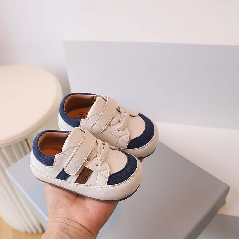 Image of Soft leather baby sneakers, ideal for 6 months to 3 years – stylish and comfy first steps! Shop now at OleOle.