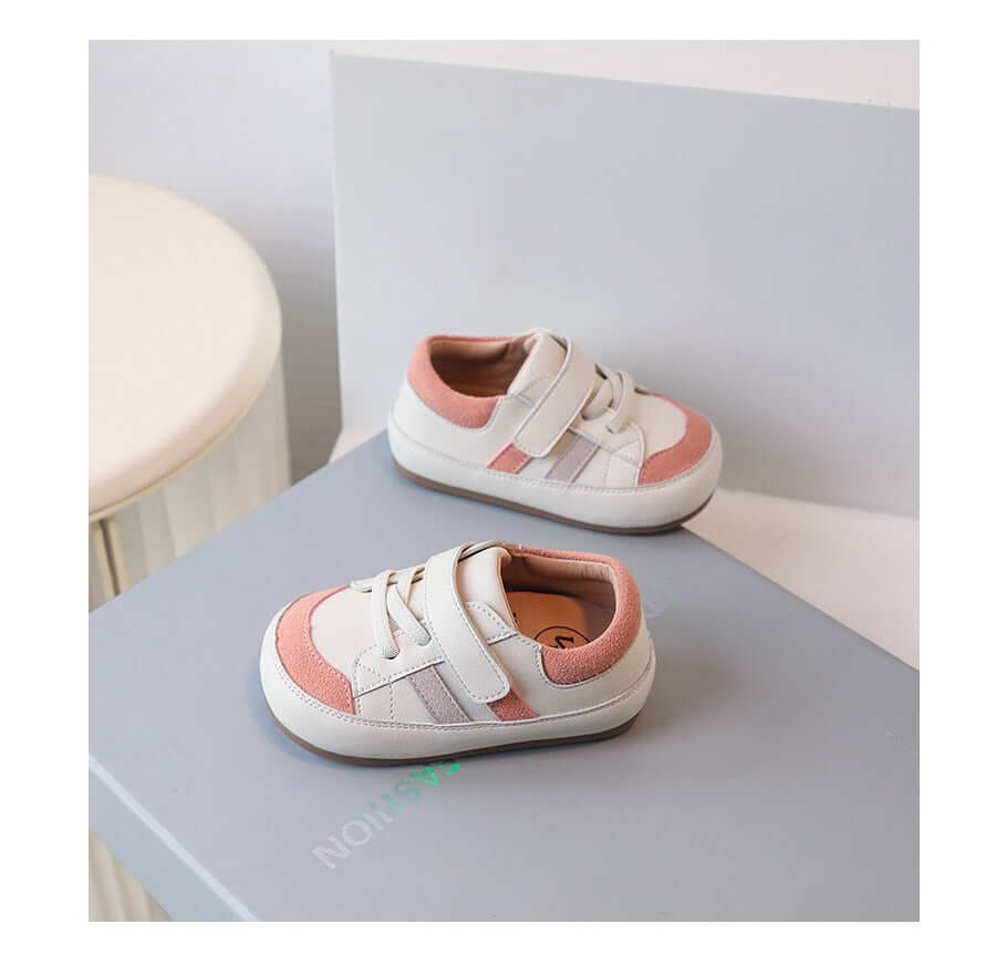 Image of Soft leather baby sneakers, ideal for 6 months to 3 years – stylish and comfy first steps! Shop now at OleOle.