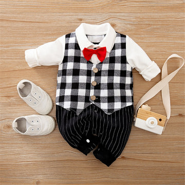 Image of Winter charm for newborn - Boys' romper with necktie, 0-18 months. Gentleman style in cosy fashion. Shop now at OleOle.