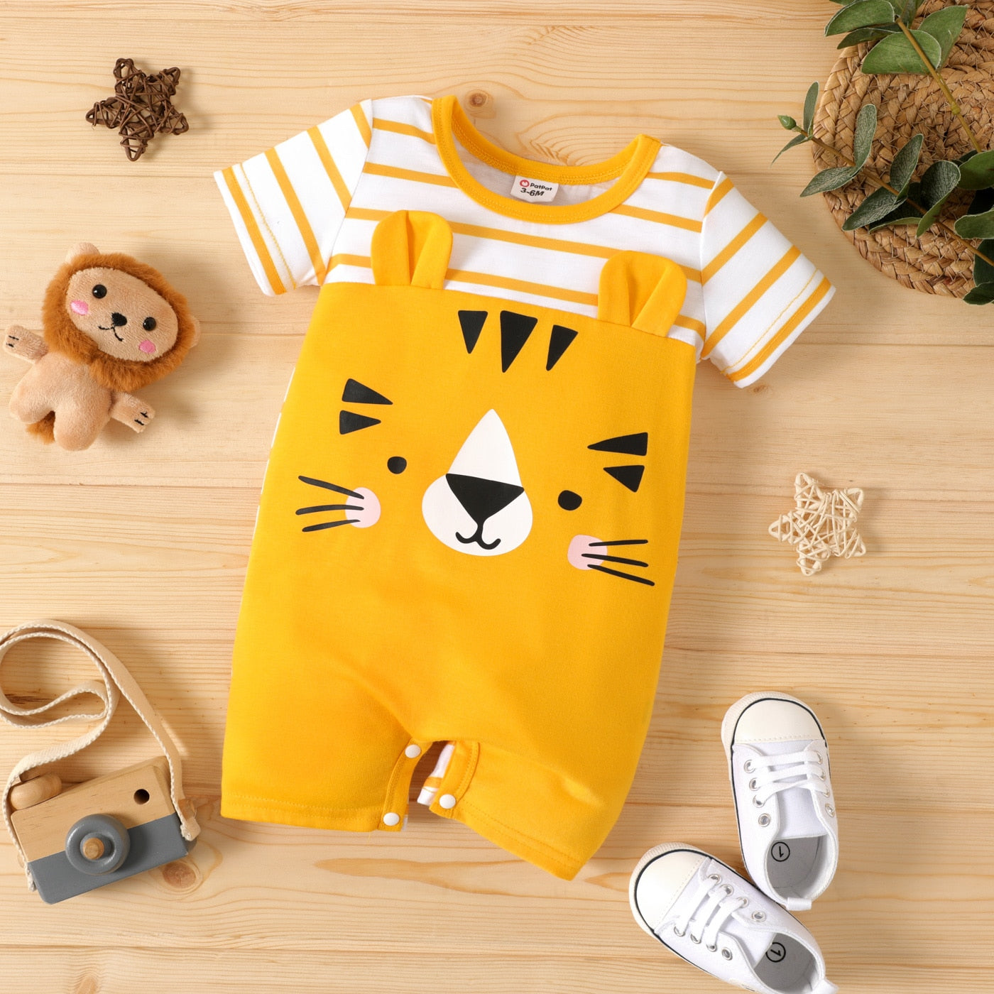 Image of Chic Summer Romper: Infants 0-18 Months. Comfortable Short Sleeve Bodysuit for Stylish Little Ones. Shop now at OleOle.