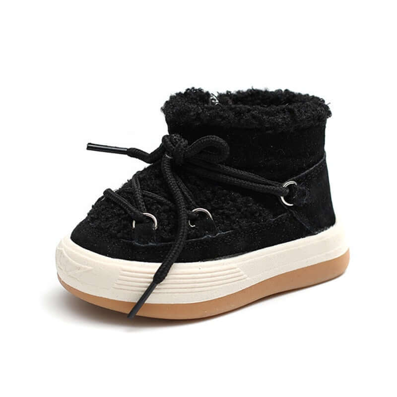 Image of Cosy Winter Boots: Soft & Plush for Newborns (0-4 yrs) with Rubber Soles! Shop now at OleOle.