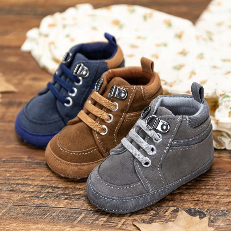 Image of Stylish comfort for newborn boys: Leather shoes (0-2yrs) - a perfect blend of fashion and cosiness. Shop now at OleOle.